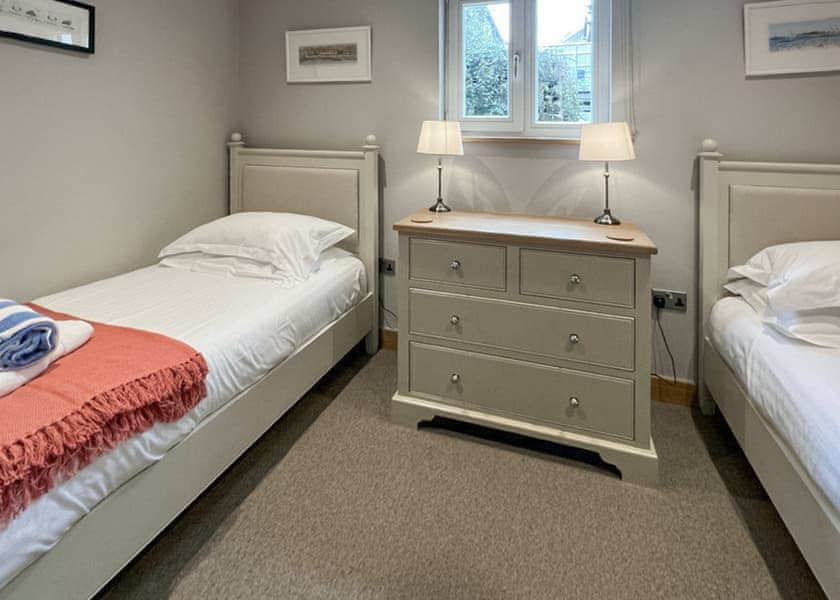 19 Poldon Lodge - Swandown Lodges, Cricket St Thomas, Chard