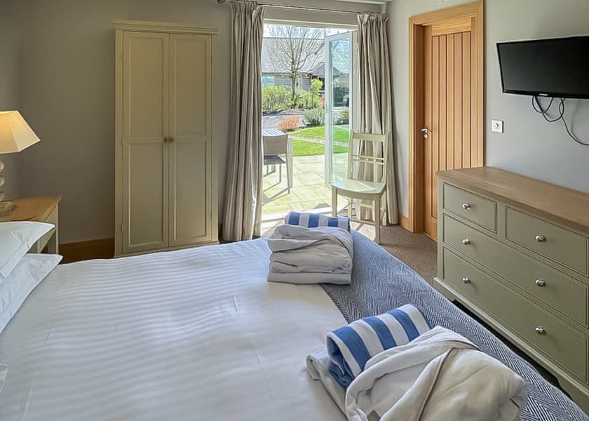 3 Blackdown Lodge - Swandown Lodges, Cricket St Thomas, Chard