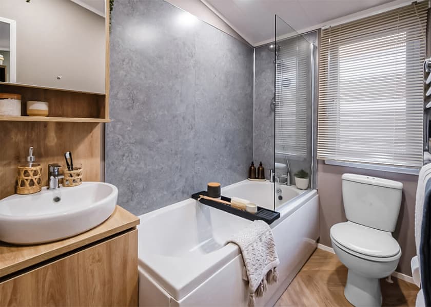 3 Bed Platinum Hot Tub Caravan Pet - Sandaway Beach Holiday Park, Combe Martin