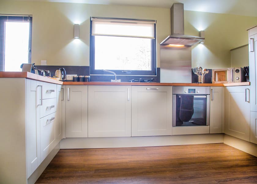 Woodland View 2 Bed - The Sherwood Hideaway Lodges, Perlethorpe, Newark-on-Trent