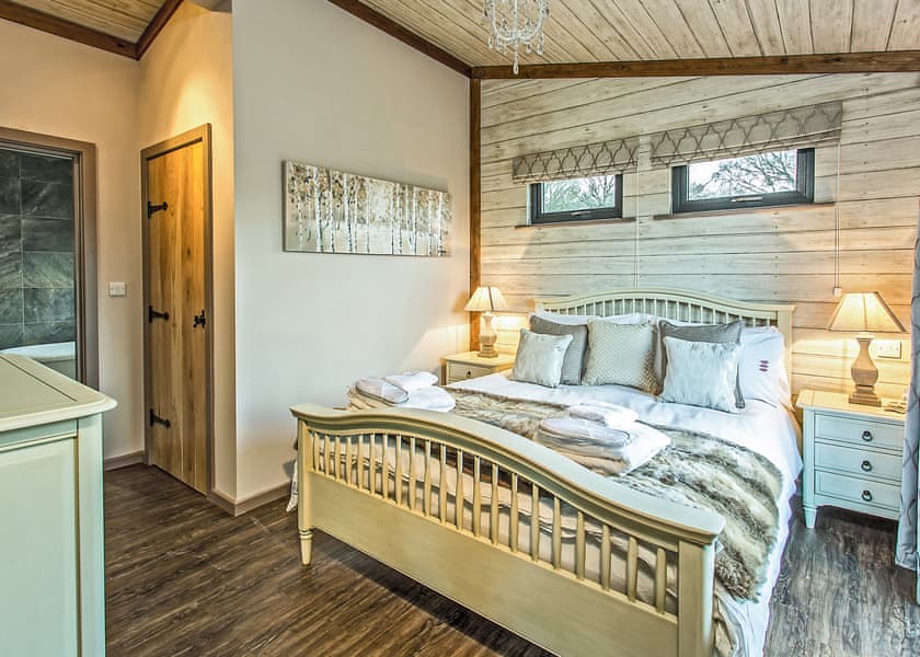 Woodland View Superior 3 Bed - The Sherwood Hideaway Lodges, Perlethorpe, Newark-on-Trent