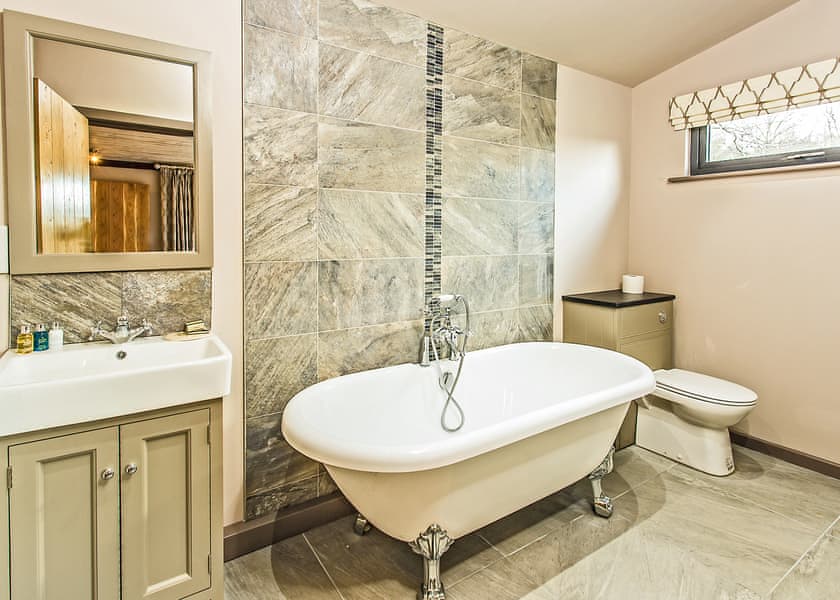 Woodland View Superior 3 Bed - The Sherwood Hideaway Lodges, Perlethorpe, Newark-on-Trent