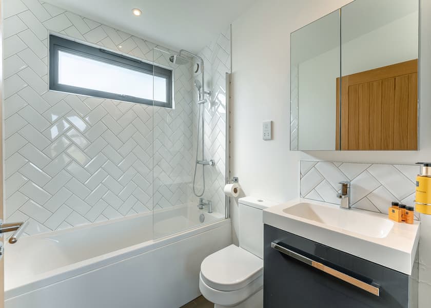 Caburn View Retreat - Swanborough Lakes Luxury Lodges, Lewes