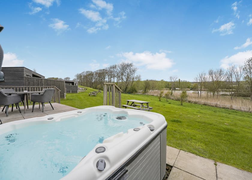 Lakeview Retreat - Swanborough Lakes Luxury Lodges, Lewes