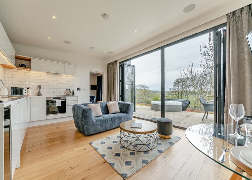 Woodland View Retreat - Swanborough Lakes Luxury Lodges, Lewes