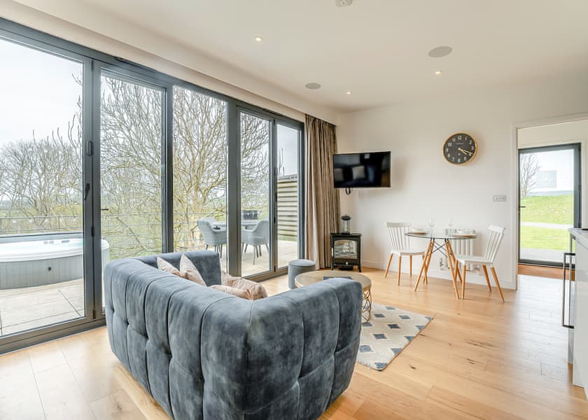 Woodland View Retreat - Swanborough Lakes Luxury Lodges, Lewes