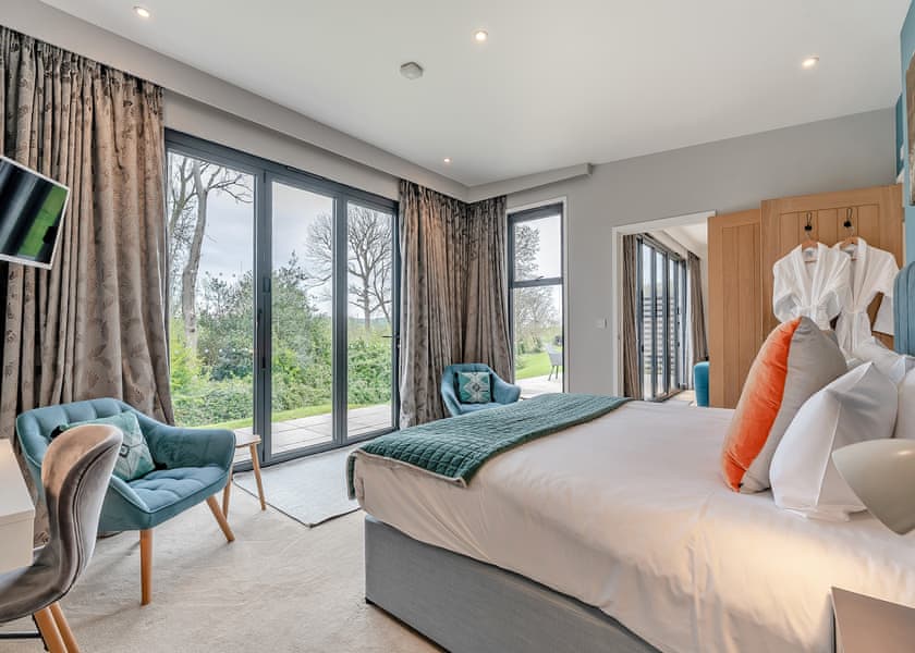 Woodland View Retreat (Pet) - Swanborough Lakes Luxury Lodges, Lewes