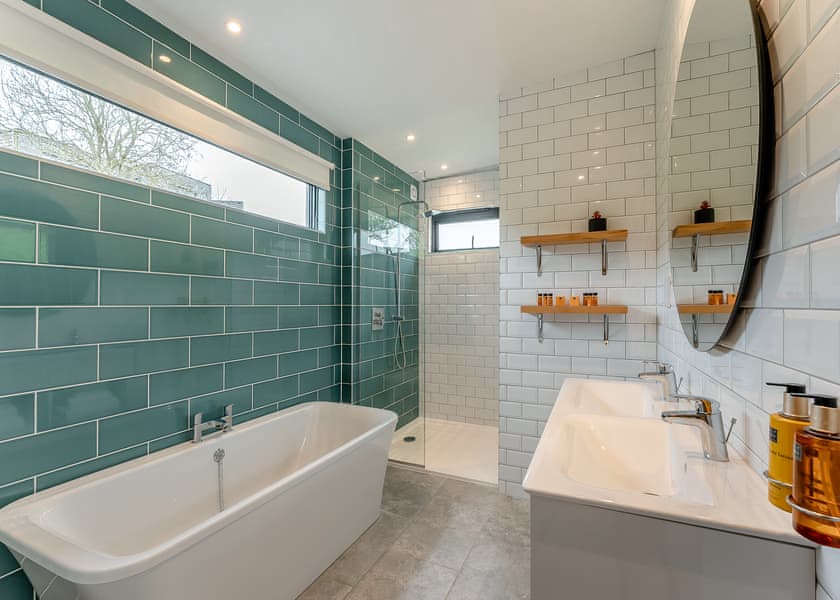 Woodland View Retreat (Pet) - Swanborough Lakes Luxury Lodges, Lewes