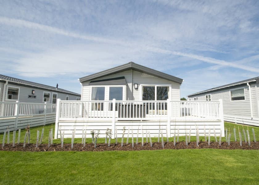 Platinum 2 Pet Friendly Lodge - Tarka Holiday Park, Ashford, Barnstaple