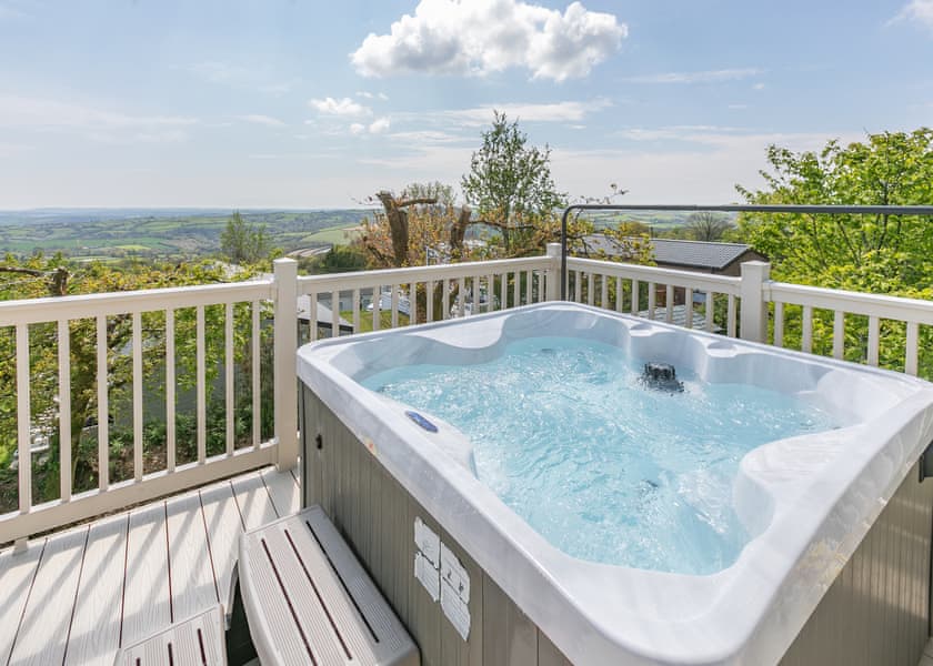 Valley View 2 Bed Hot Tub Holiday Lodge – Polperro - Tamar View Holiday Park, St Ann’s Chapel, Callington