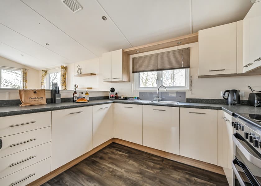 Valley View 2 Bed Hot Tub Holiday Lodge – Polperro - Tamar View Holiday Park, St Ann’s Chapel, Callington