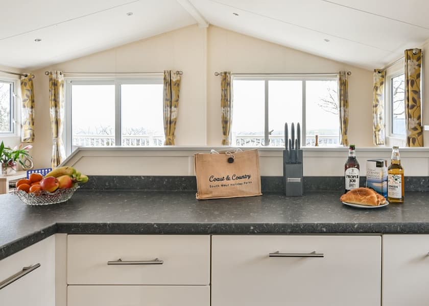 Valley View 2 Bed Hot Tub Holiday Lodge – Polperro - Tamar View Holiday Park, St Ann’s Chapel, Callington