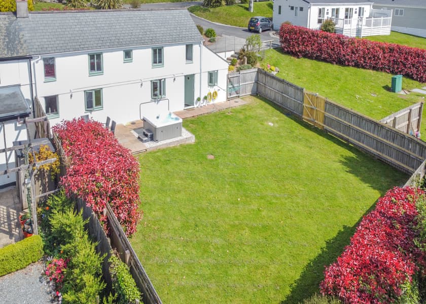 Tamar Valley 3 Bed Cottage Hot Tub Enclosed Garden - Tamar View Holiday Park, St Ann’s Chapel, Callington