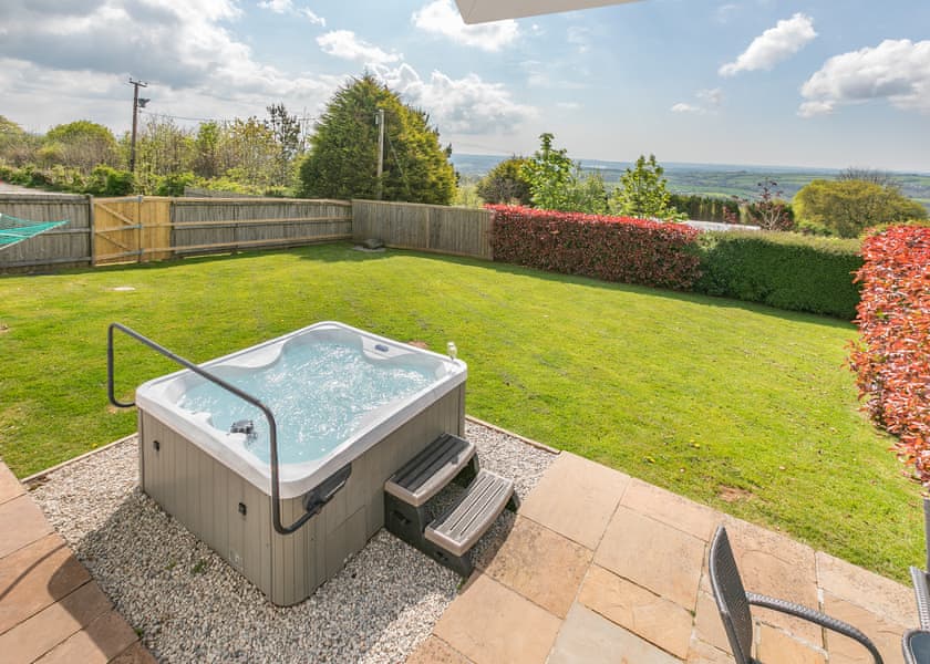 Tamar Valley 3 Bed Cottage Hot Tub Enclosed Garden - Tamar View Holiday Park, St Ann’s Chapel, Callington