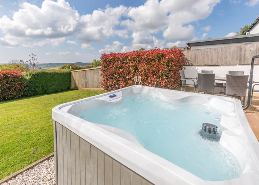 Tamar Valley 3 Bed Cottage Hot Tub Enclosed Garden - Tamar View Holiday Park, St Ann’s Chapel, Callington