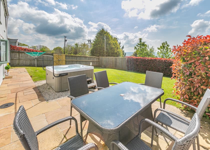 Tamar Valley 3 Bed Cottage Hot Tub Enclosed Garden - Tamar View Holiday Park, St Ann’s Chapel, Callington