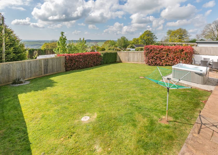 Tamar Valley 3 Bed Cottage Hot Tub Enclosed Garden - Tamar View Holiday Park, St Ann’s Chapel, Callington
