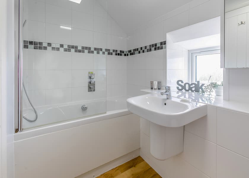 Tamar Valley 3 Bed Cottage Hot Tub Enclosed Garden - Tamar View Holiday Park, St Ann’s Chapel, Callington