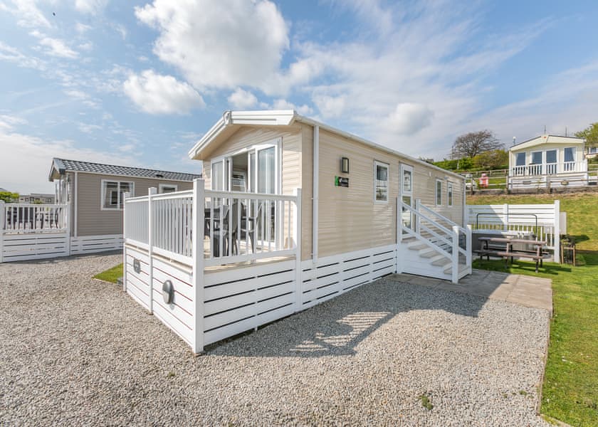 Valley View 2 Bed Hot Tub Holiday Caravan Heligan - Tamar View Holiday Park, St Ann’s Chapel, Callington