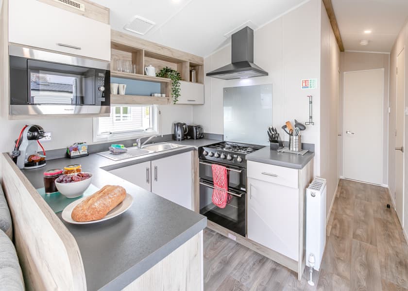 Valley View 2 Bed Hot Tub Holiday Caravan Heligan - Tamar View Holiday Park, St Ann’s Chapel, Callington