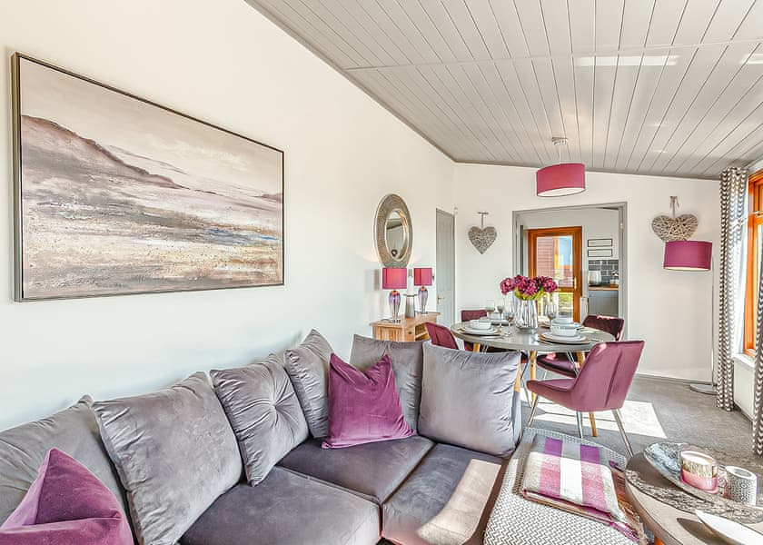 Cliff Top Lodge - Tan Rallt Holiday Park & Spa, Abergele