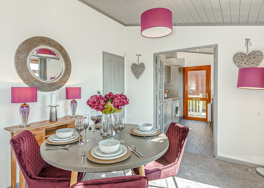 Cliff Top Lodge - Tan Rallt Holiday Park & Spa, Abergele