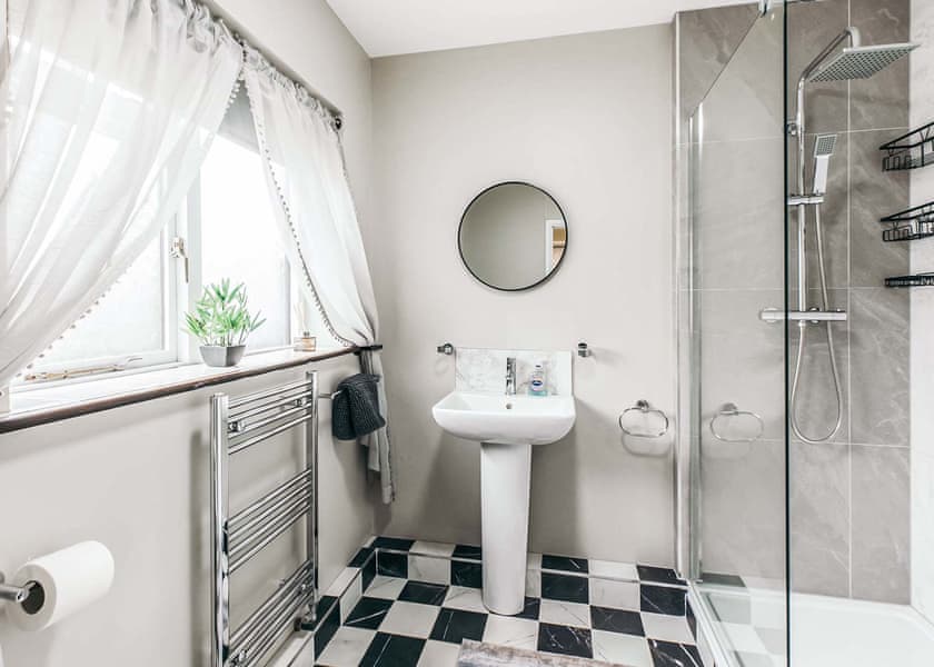 Evergreen Pet VIP - The Astbury Golf and Lodge Resort, Bridgnorth