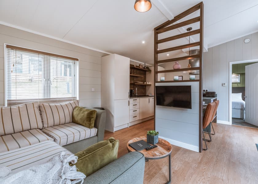 Willow Lodge VIP Hot Tub and Pet Friendly - The Astbury Golf and Lodge Resort, Bridgnorth