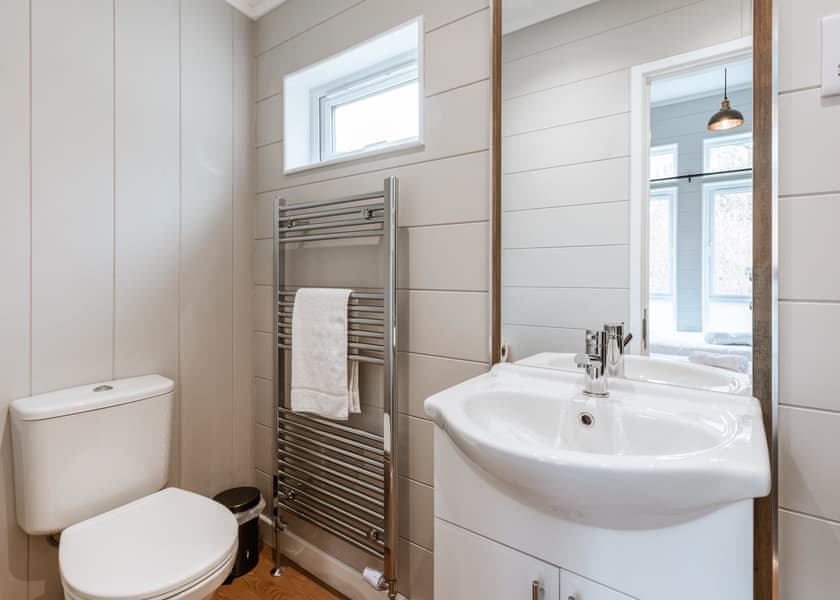 Willow Lodge VIP Hot Tub and Pet Friendly - The Astbury Golf and Lodge Resort, Bridgnorth