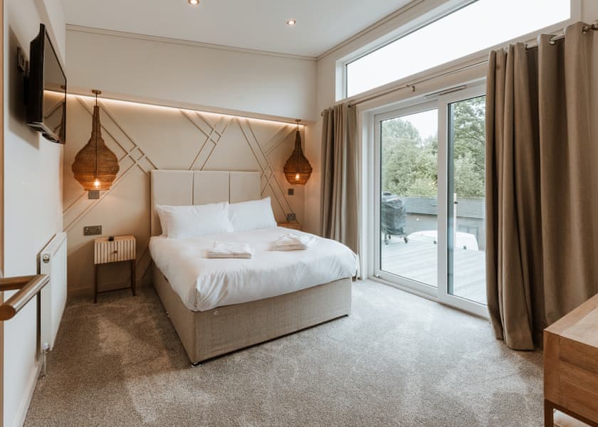 Redwood Lodge VIP Hot Tub - The Astbury Golf and Lodge Resort, Bridgnorth