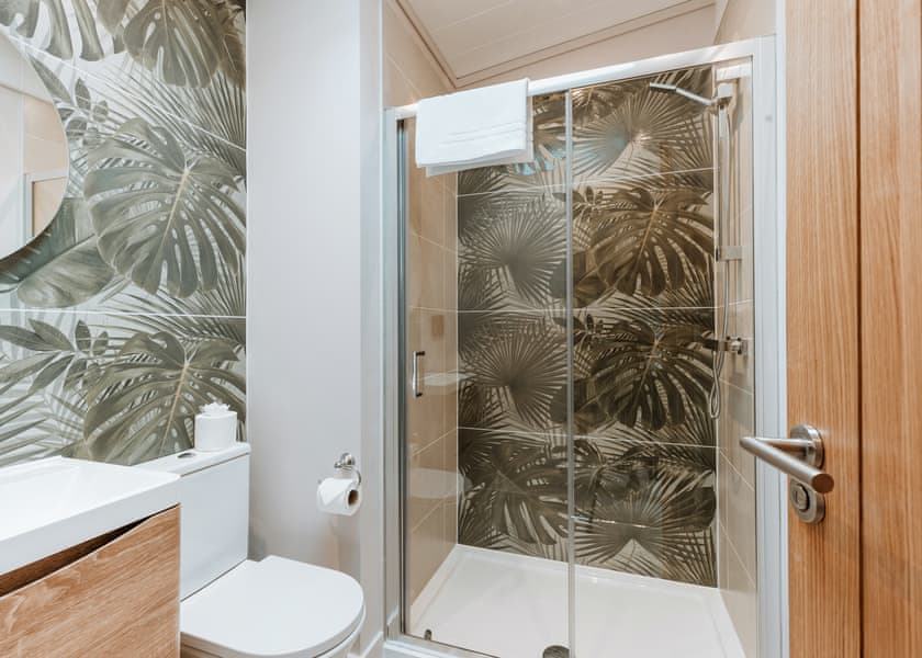 Redwood Lodge VIP Hot Tub - The Astbury Golf and Lodge Resort, Bridgnorth