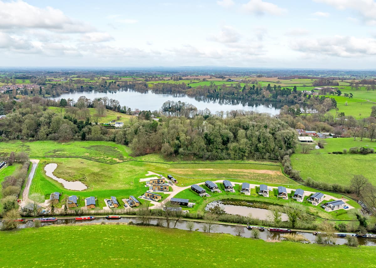 The Barns at Blackwater Meadow - Holiday lodge in Central England - Image 3