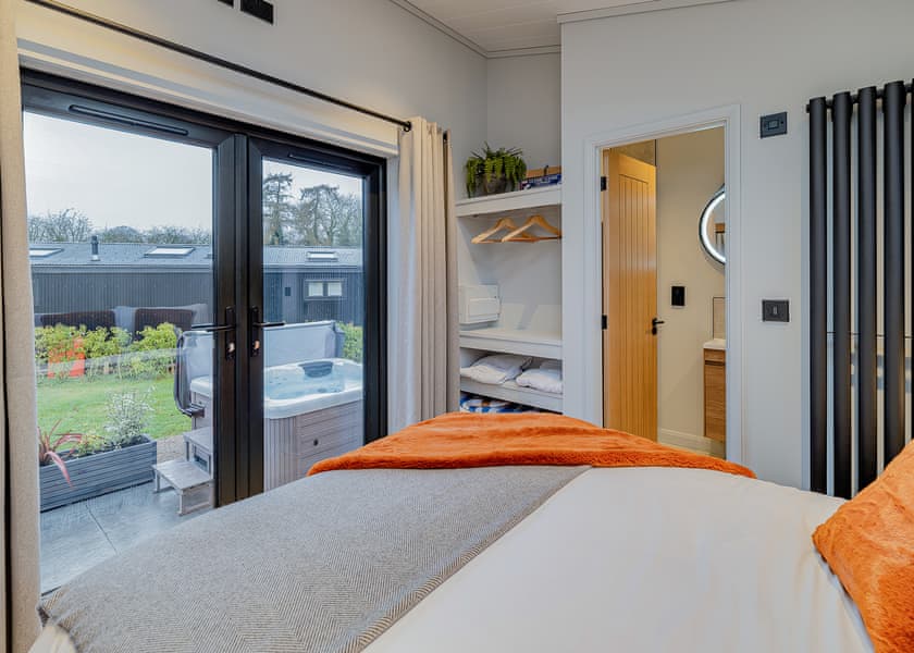 The Stargazer (Pet) - The Barns at Blackwater Meadow, Ellesmere