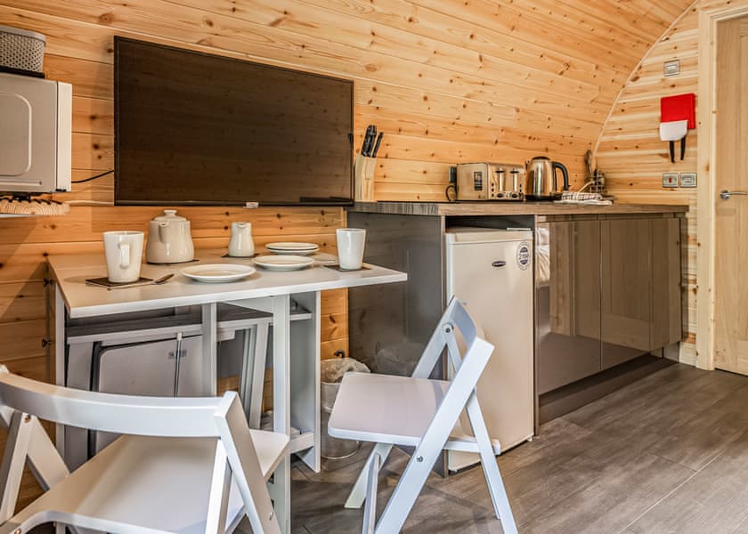 Riverside Hot Tub Pod 5 | Riverside Hot Tub Pod - Tyndrum Holiday Park, Tyndrum