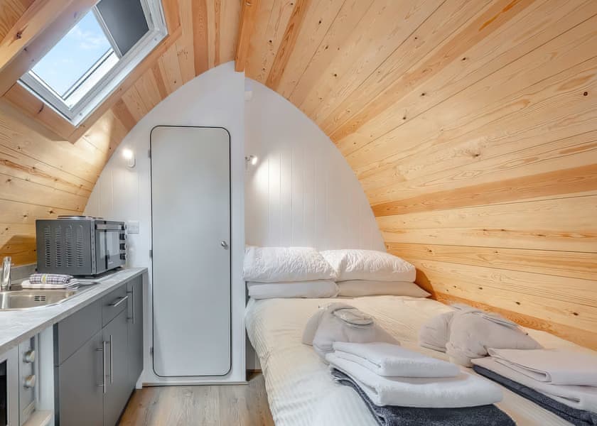 Riverside Hot Tub Pod 4 | Riverside Hot Tub Pod - Tyndrum Holiday Park, Tyndrum