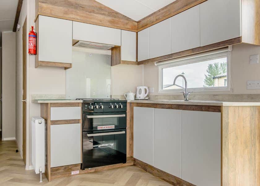 Platinum 6 Berth Caravan (2 bed) - Grange Leisure Park, Mablethorpe