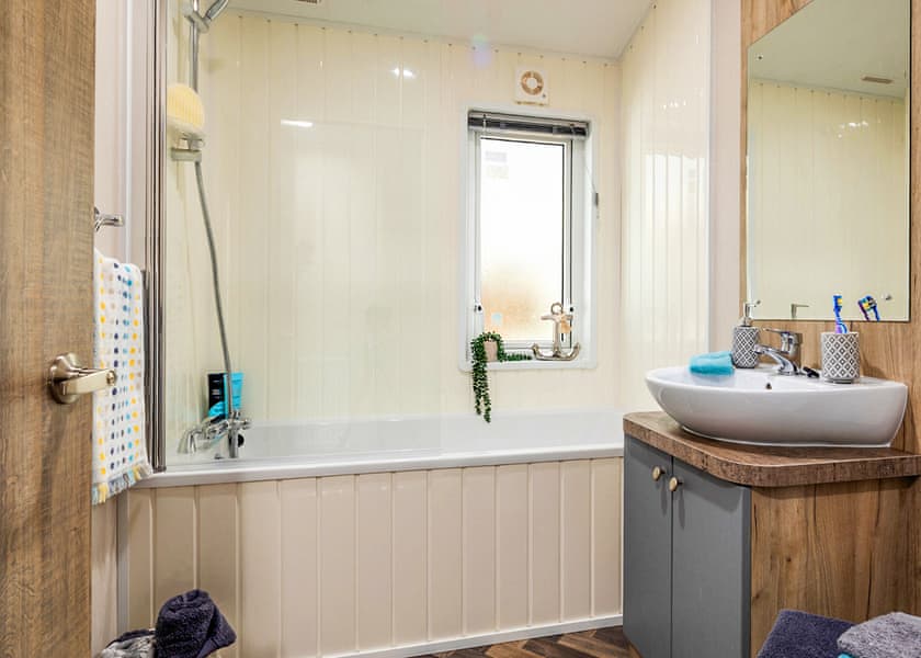Please note, images are for representational purposes only, individual makes and models may vary | Luxury Willow Lodge (Sleeps 6, Dog Friendly) - Thurston Manor, Dunbar, East Lothian