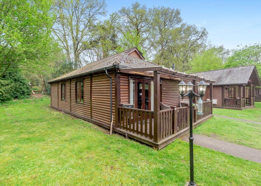 Tilford Woods Lodge Retreat, Tilford, Farnham