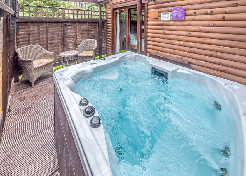 Tilford Woods Lodge Retreat, Tilford, Farnham