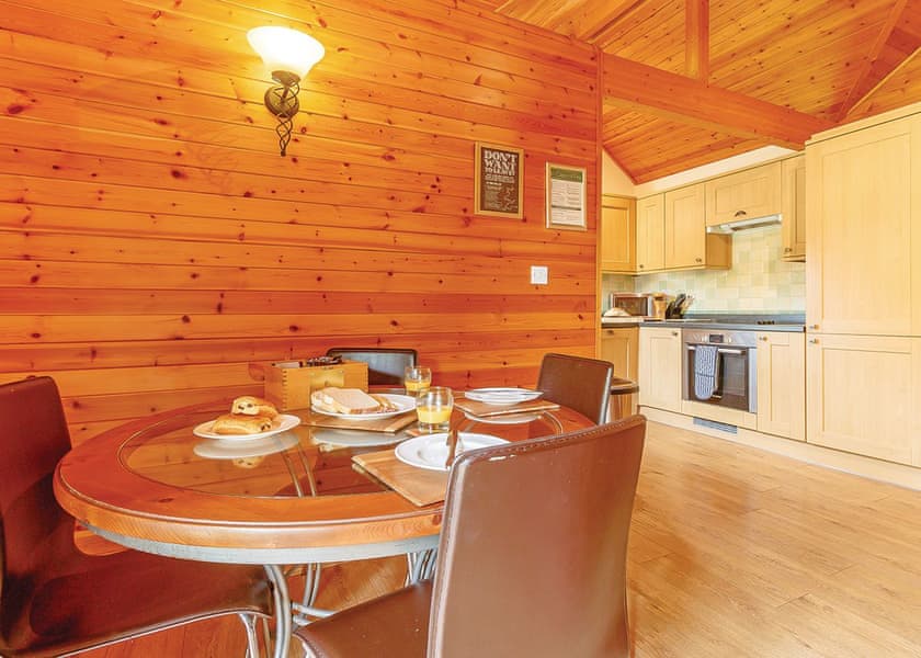 Cobbett Traditional Premier - Tilford Woods Lodge Retreat, Tilford, Farnham