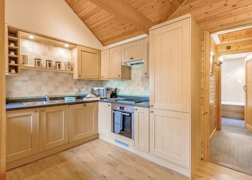 Cobbett Traditional Premier - Tilford Woods Lodge Retreat, Tilford, Farnham