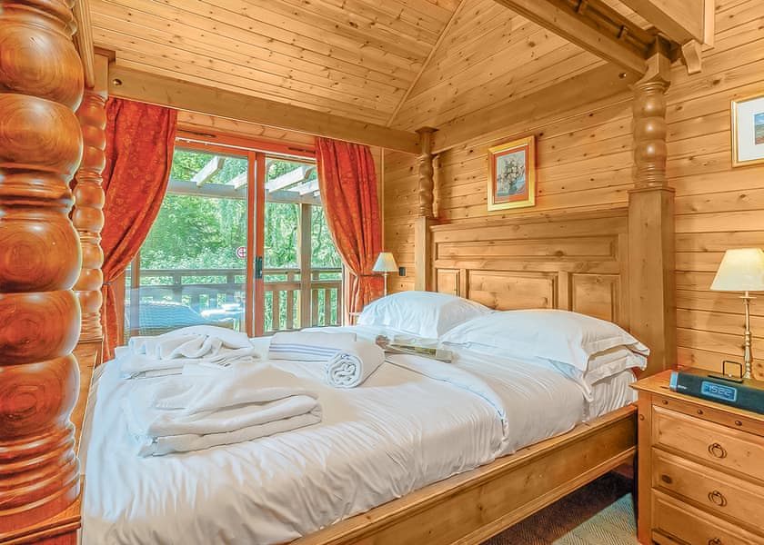 Falkner Watersedge Lodge - Tilford Woods Lodge Retreat, Tilford, Farnham