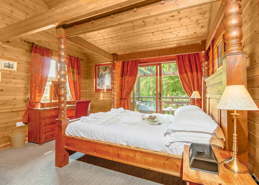 Falkner Watersedge Lodge - Tilford Woods Lodge Retreat, Tilford, Farnham