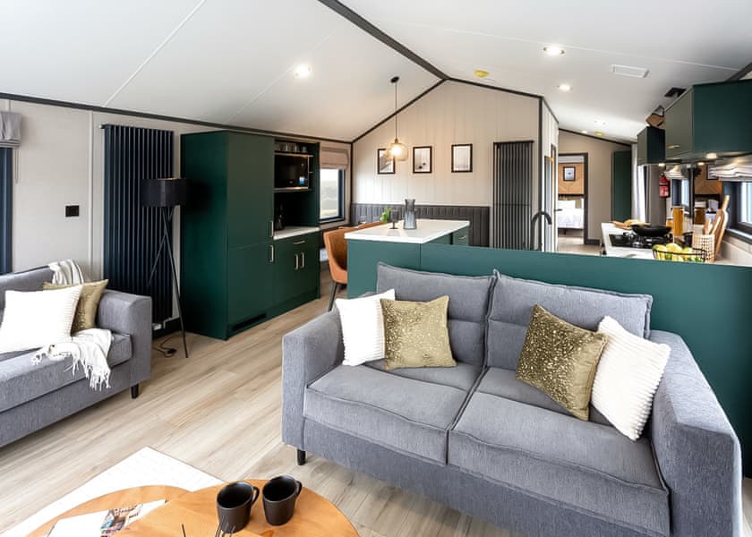 8 Berth Shadow Wood Hot Tub (Pet) - Tattershall Lakes Country Park, Tattershall