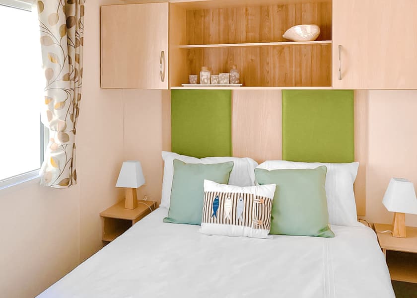 6 Berth Superior Caravan (Pet) - Tattershall Lakes Country Park, Tattershall