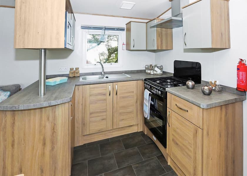 8 Berth Luxury Caravan with Hot Tub (Pet) - Tattershall Lakes Country Park, Tattershall