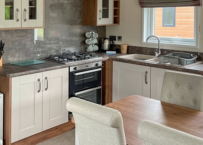Exclusive Lakeside 6 Caravan with HT Priv Peg - Tattershall Lakes Country Park, Tattershall