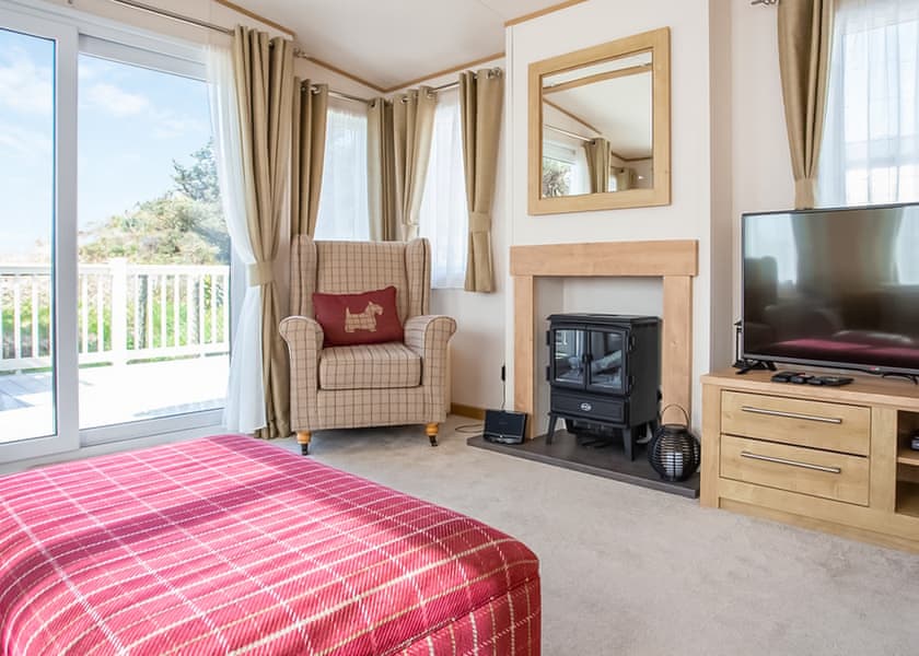 Indulgent 8 Caravan with Hot Tub - Tattershall Lakes Country Park, Tattershall