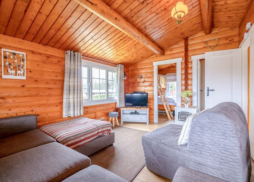 Cabin 15 - Trawsfynydd Leisure Village, Blaenau Ffestiniog