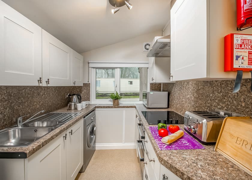 TR 4 Bed Silver Bungalow (Sat) - Trelawne Manor, Looe